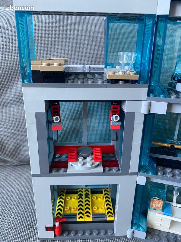 Boîte Lego #76083 Tour des Avengers (image 5)