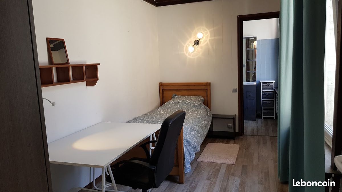 Appartement 1 pièce 14 m² · à Lille · 14,4 m² · 400 €