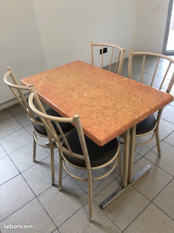 Table bar + chaises (image 1)