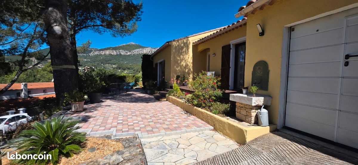 Maison 4 pièces 102 m² · à Le Revest-les-Eaux · 102 m² · 490 000 €