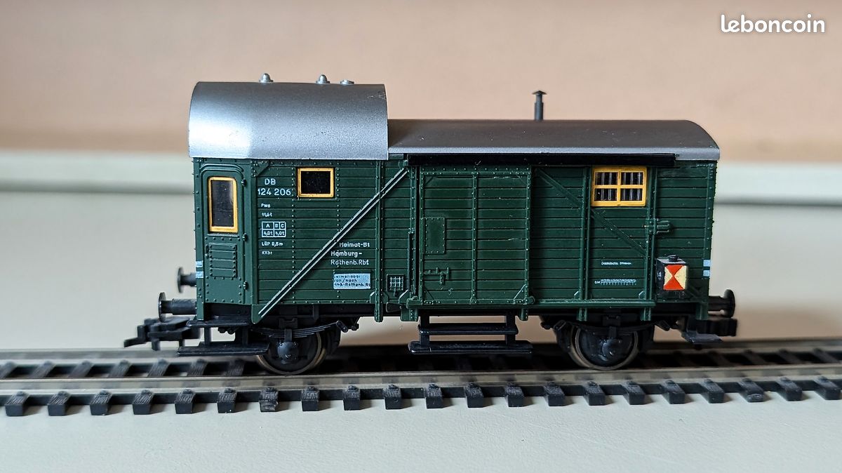 Fleischmann HO : Wagon Couvert avec lanternes - Modélisme