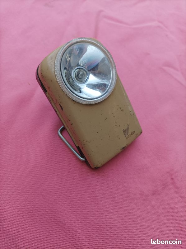 ANCIENNE LAMPE DE poche MINUSA Pagani Milano soldat Italie 39-45 WW2