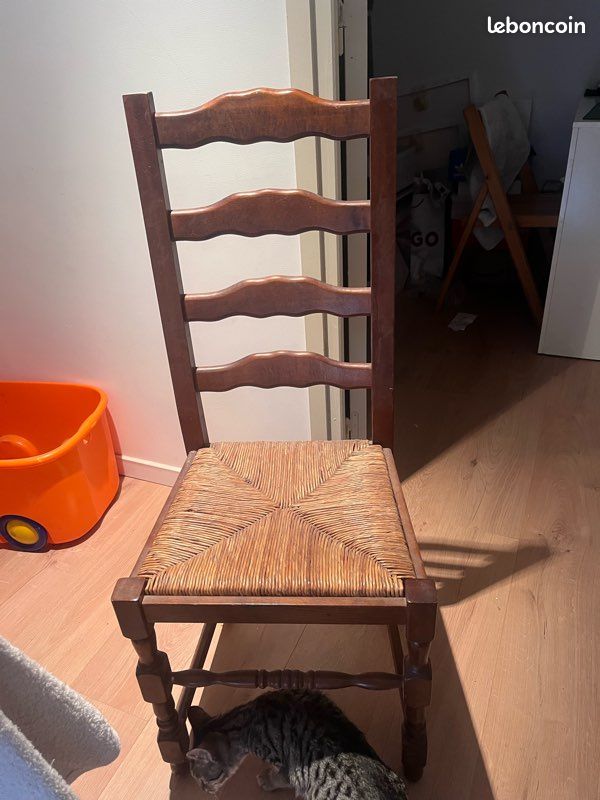 14 Chaise en bois (image 2)