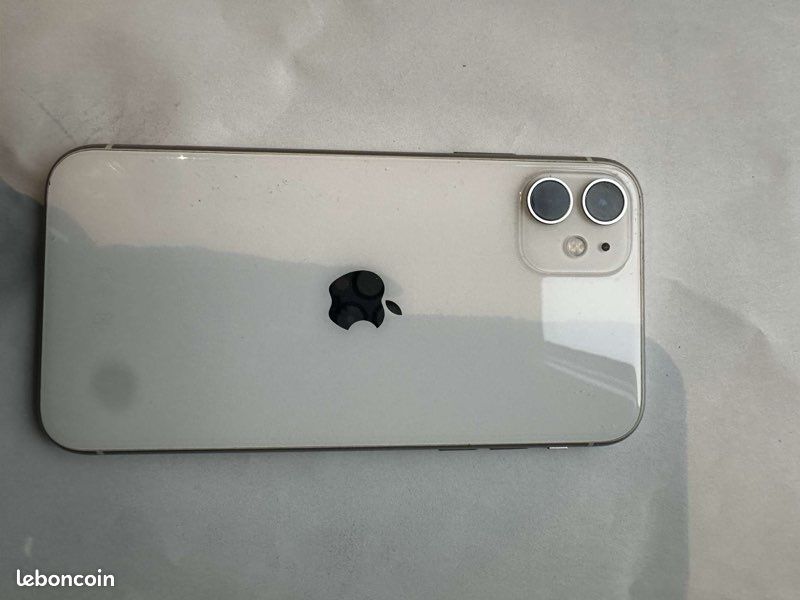 IPhone 11 (image 1)