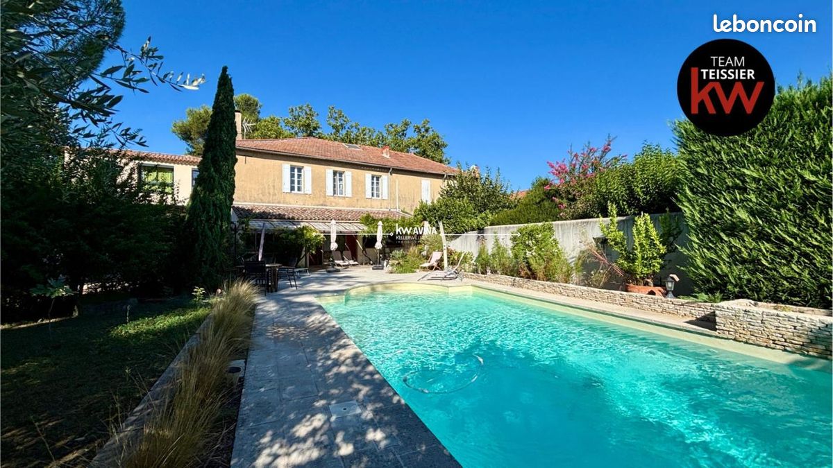 Maison 6 pièces 229 m² · à Charleval · 229 m² · 695 000 €