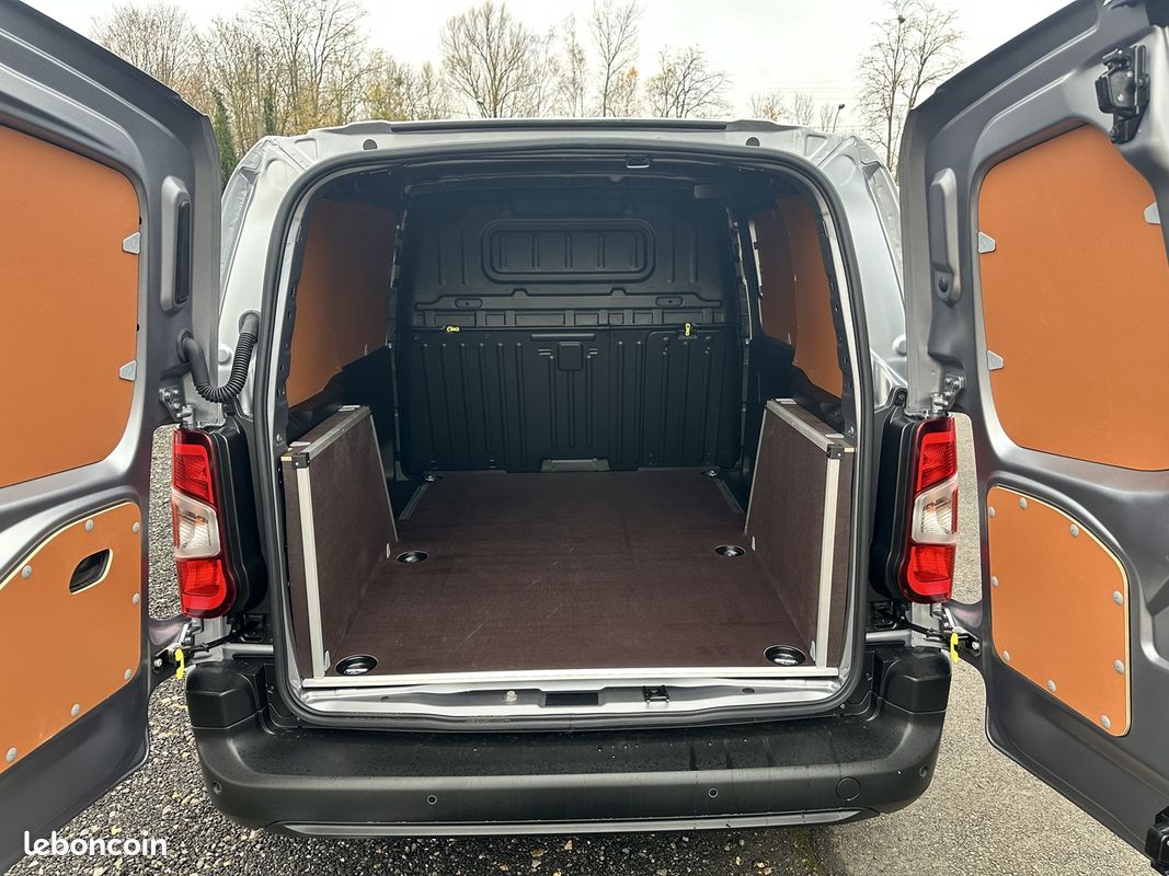 Toyota PROACE CITY GRIS MEDIUM 130 D-4D START BVA MY25 (image 6)