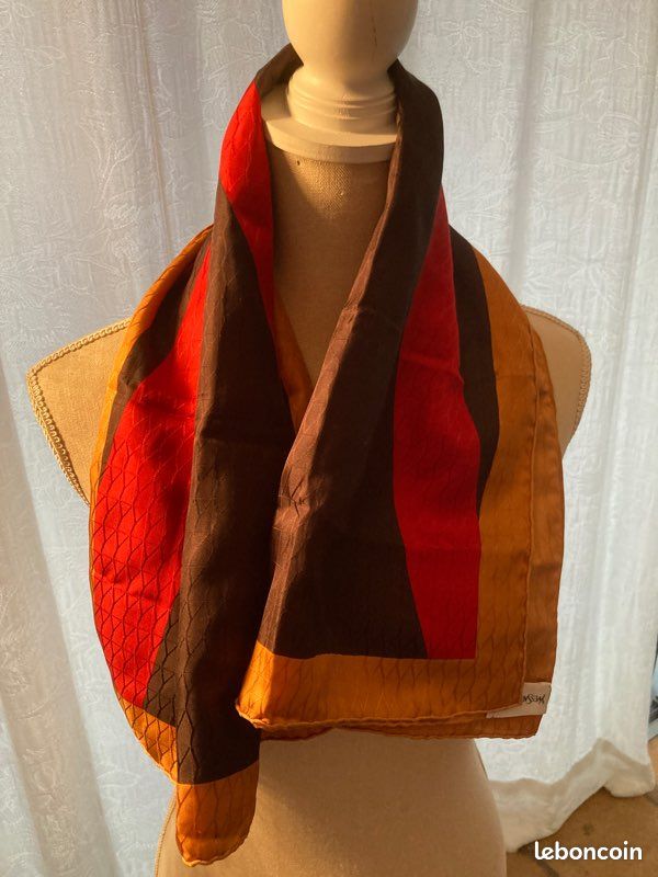 Foulard vintage Yves Saint Laurent Accessoires Bagagerie