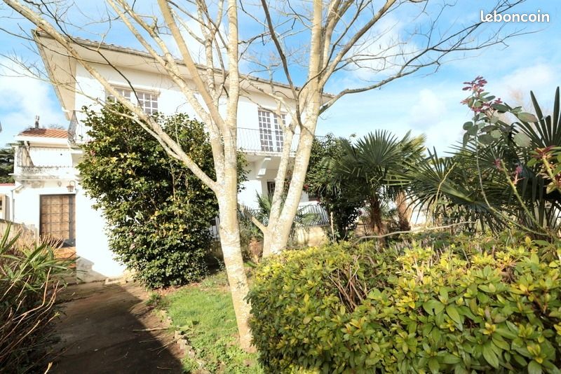 Maison 6 pièces 225 m² - Dax 40100 (image principale 2)