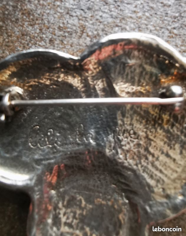 Broche Créateur Cacharel Paris Vintage Métal Argenté Pomme D'Amour Ref