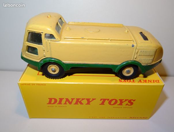 Dinky Toys 596 - Arroseuse Balayeuse L.M.V. Avec Cabine Vitrée (occasion)