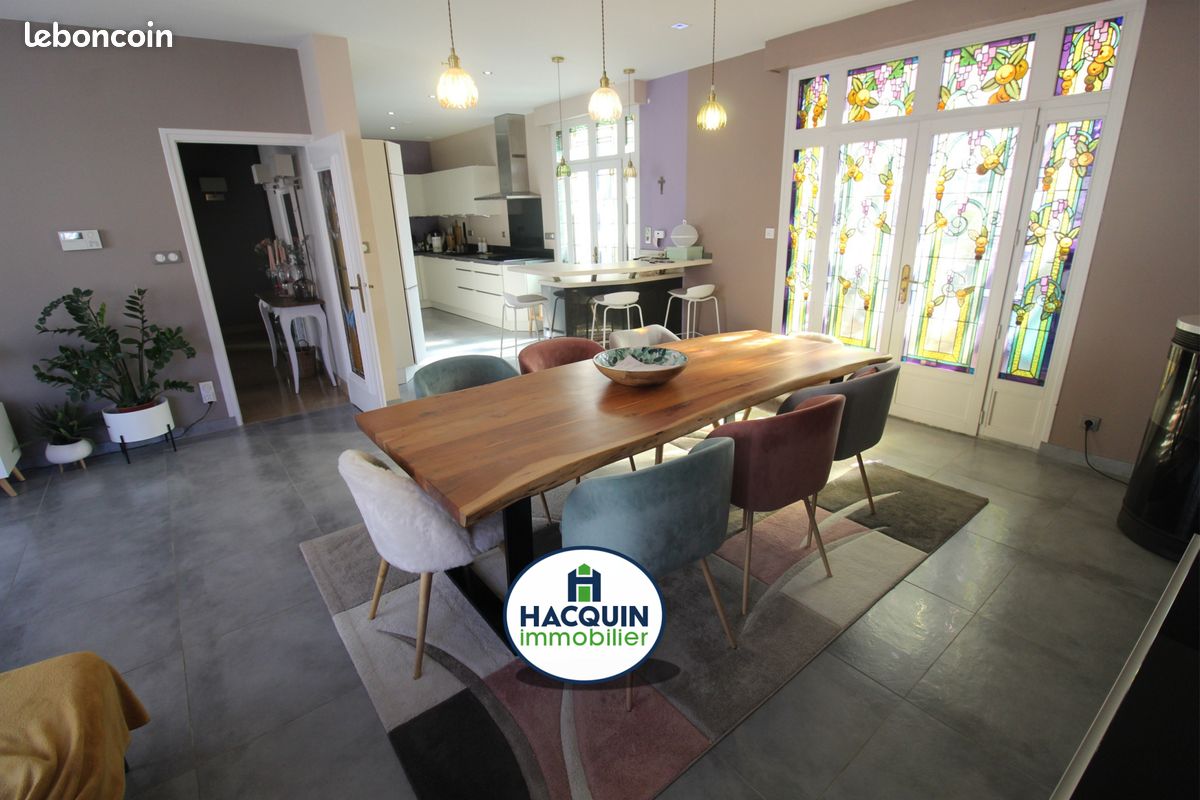 Maison 8 pièces 257 m² · à Commercy · 257 m² · 330 000 €