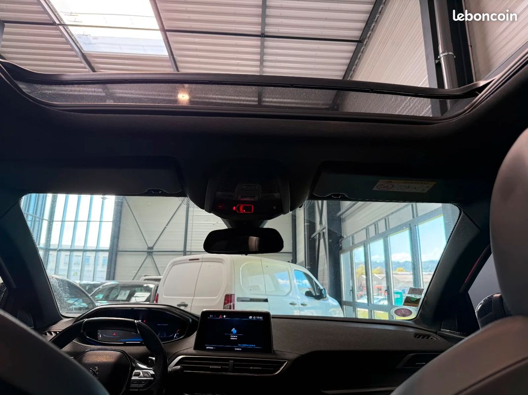 PEUGEOT 3008 165ch GT Line MOTEUR A CHAINE/ Toit ouvrant/ Sièges cuir/Apple Carplay 16880 (image 20)