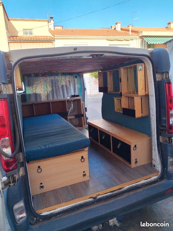 RENAULT TRAFIC aménagé Utilitaires