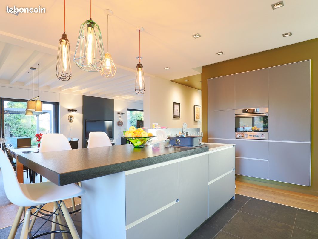 Maison 10 pièces 195 m² · à Bourgoin-Jallieu · 195 m² · 540 000 €