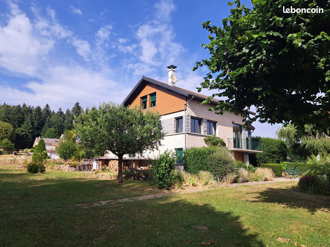 Maison 8 pièces 137 m² · à Le Chambon-sur-Lignon · 137 m² · 260 000 €