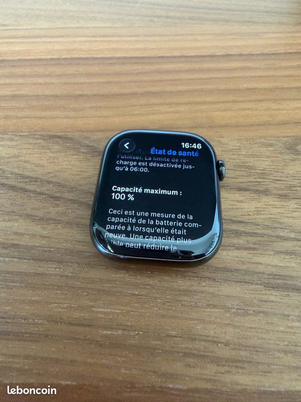 Apple Watch 11 46 mm Titane Ardoise - Batterie 100 % - 4 bracelets (image 6)