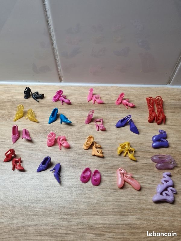 Lot 2 Paires Mini Chaussures Pour Poupées – Accessoires Déco Maison De Poupée Réalistes