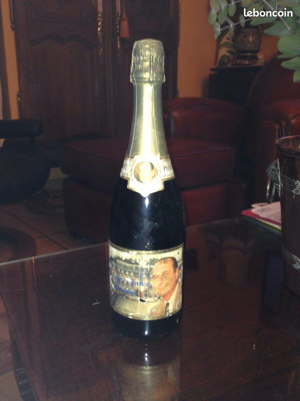 Bouteille de champagne Jacques Chirac 1995 (image 1)