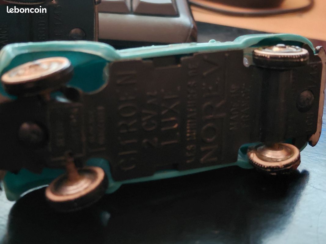 Lot de 3 petites voitures anciennes Norev dans leur jus (image 9)