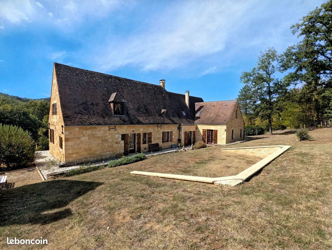 Maison 7 pièces 240 m² · à Daglan · 240 m² · 466 400 €