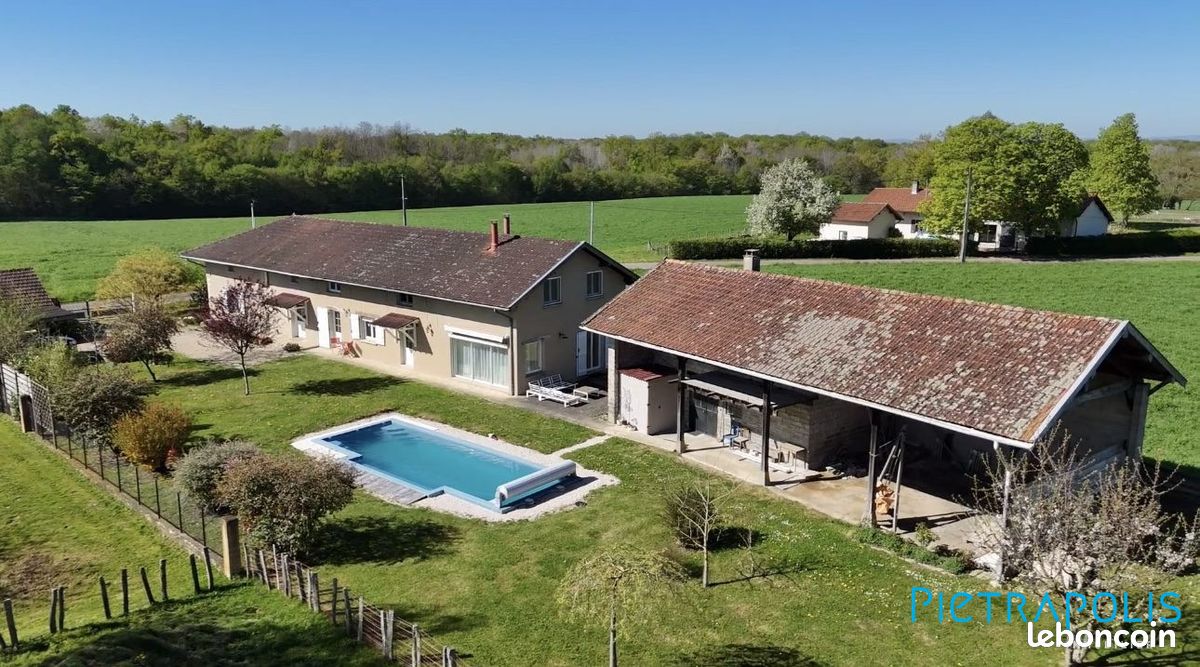 Maison 7 pièces 342 m² · à Romenay · 342 m² · 410 000 €
