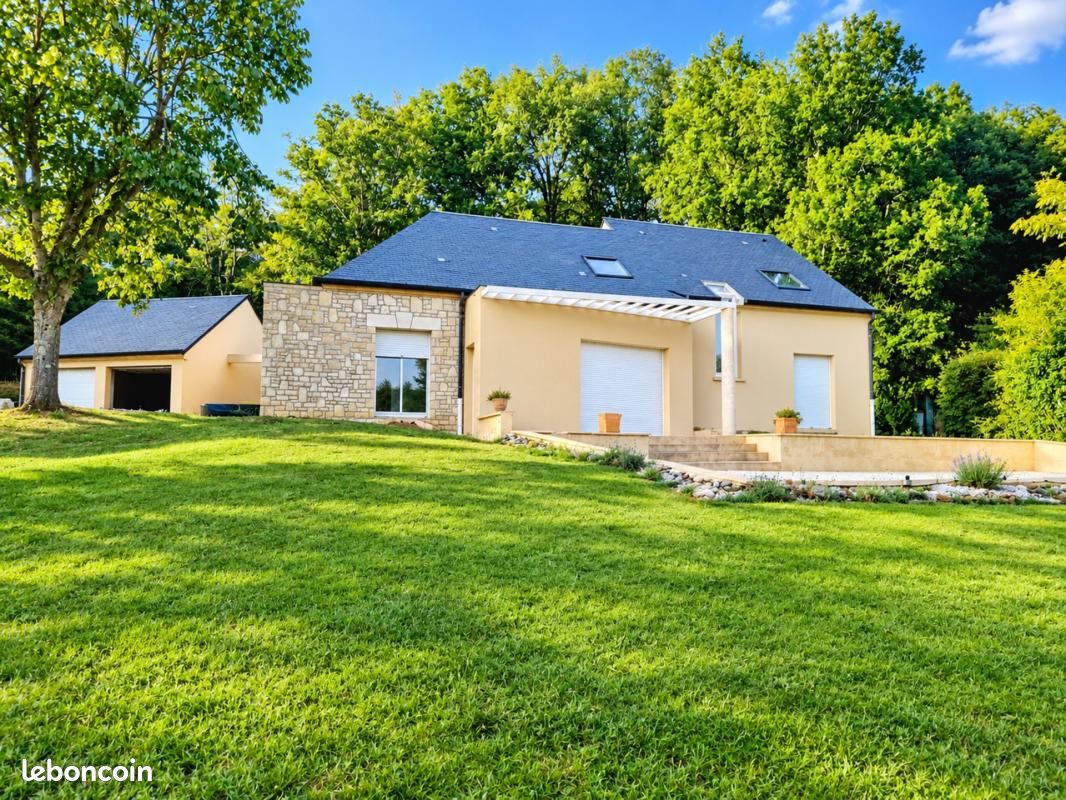 Maison 7 pièces 177 m² · à Lissac-sur-Couze · 177 m² · 332 000 €