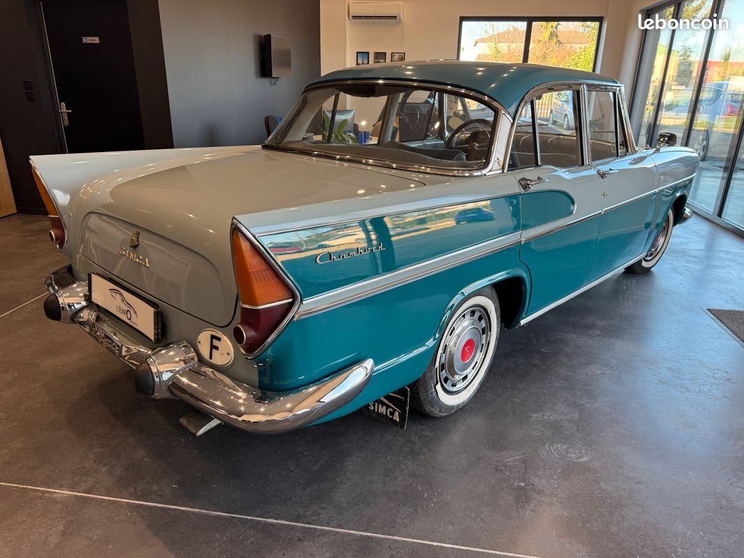 Simca Vedette Chambord V8 - Voitures