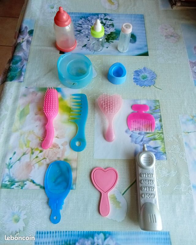 5 poupées/poupons + 2 couffins + accessoires (12 pièces) pour enfant en lot ou à l'unité d'occasion (image 8)