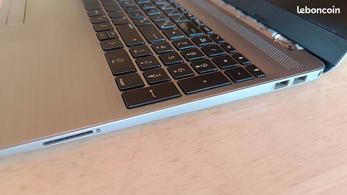 HP 250 G8 - Intel Core i5 / 8 Go RAM / SSD 256 Go / Windows 11 + 