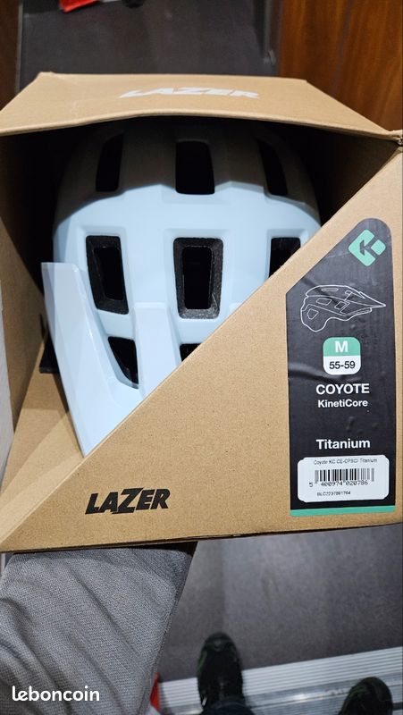 Casque De VTT Lazer Coyote - Bleu Foncé Mat - Taille M (55-59 Cm) - NEUF