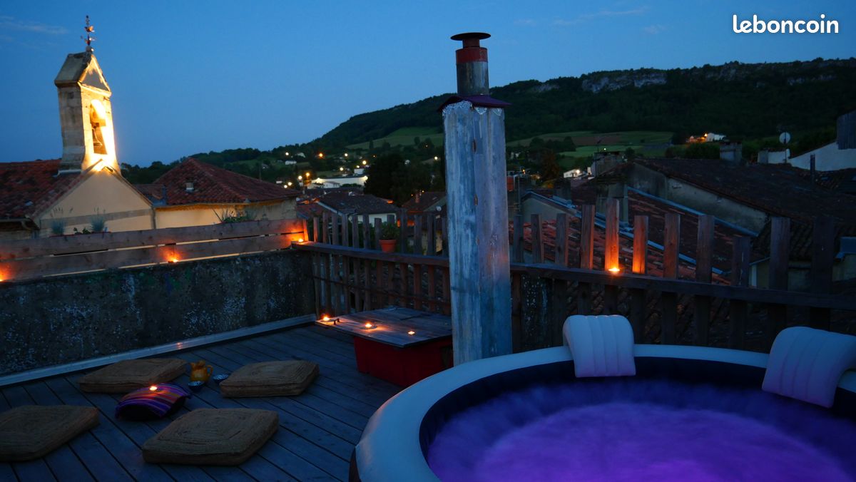 Chaleureuse maison avec jacuzzi et vue imprenable (image 1)