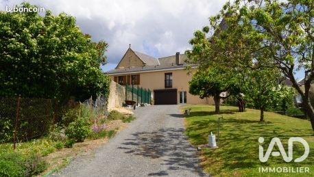 Maison 6 pièces 248 m² · à Yvré-le-Pôlin · 248 m² · 233 000 €