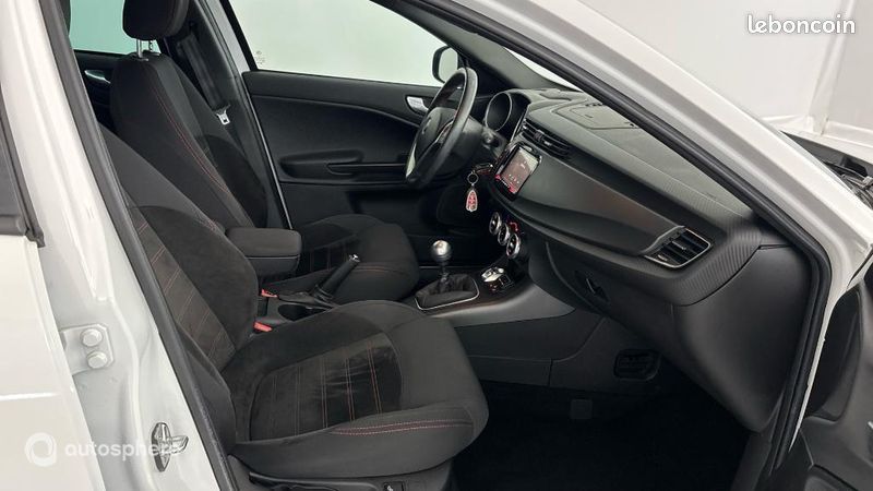 Alfa Romeo Giulietta 1.4 TB MultiAir 150ch Sportiva Stop&Start (image 15)