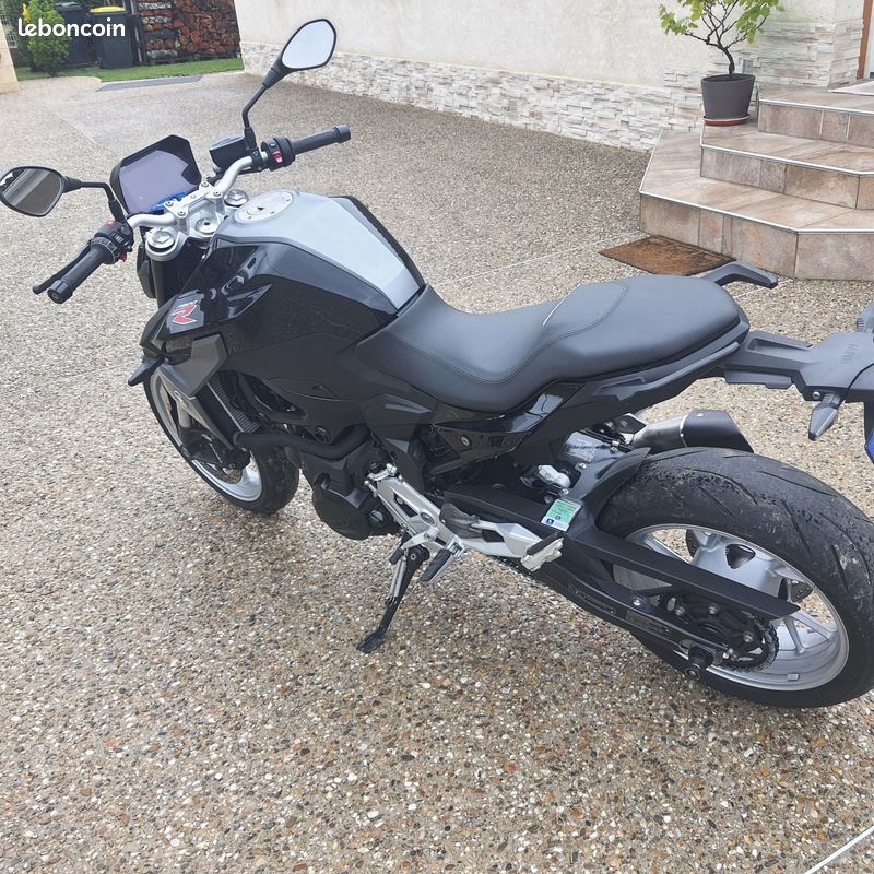 BMW F900 R excellent état + ligne arrow (image 2)