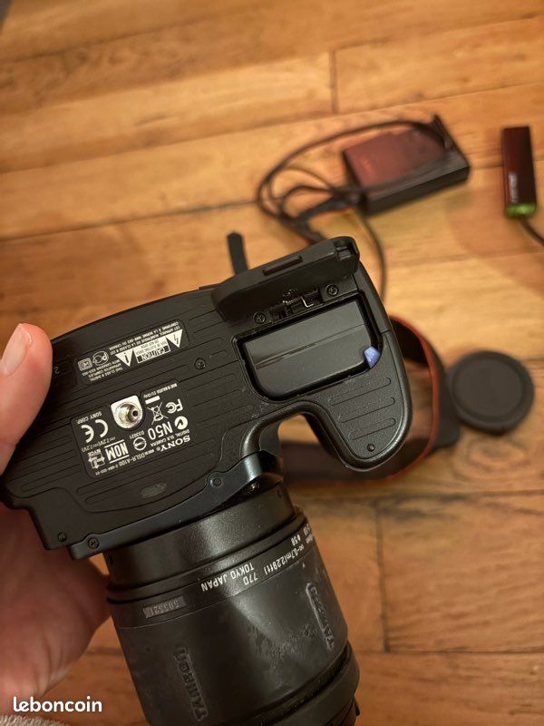 Pack Sony Alpha 100 + 2 objectifs + accessoires (image 8)