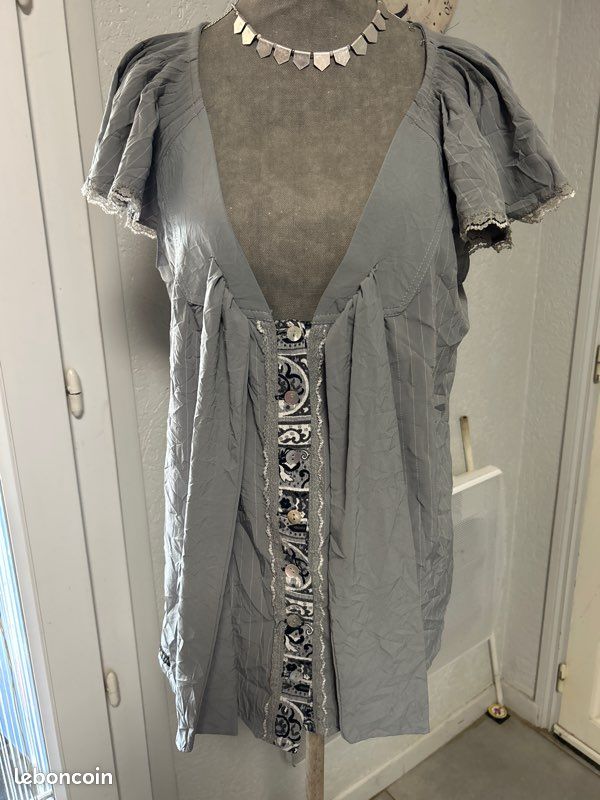 Haut Fille Gris Clouté Argent Avec Tour Eiffel - Taille 5 - Neuf Sans étiquettes - Marque KIDDO