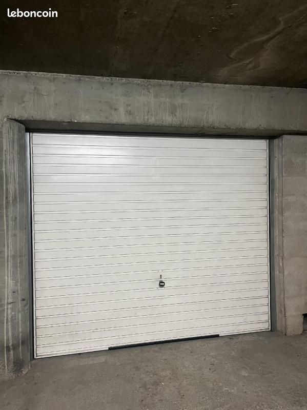 Parking Bondy · 150 €/mois