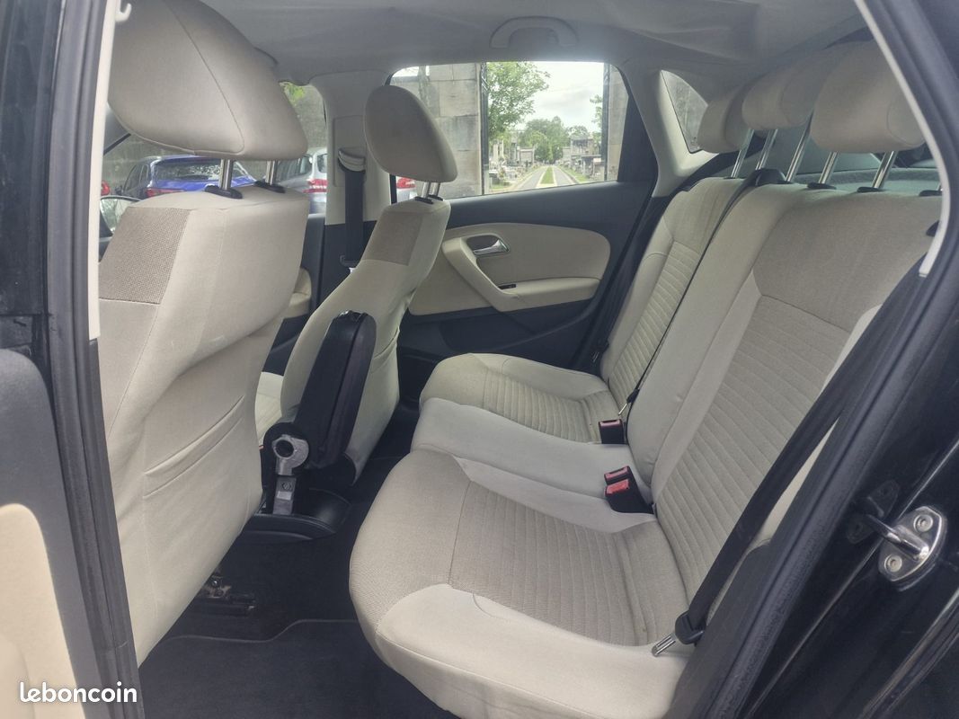 VOLKSWAGEN POLO 1.6 TDI 75 CR FAP Confortline (image 8)