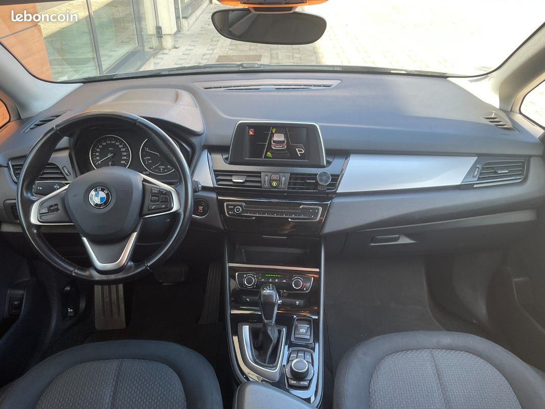 BMW SERIE 2 ACTIVE TOURER F45 218d 150 ch Lounge A - RADARS AV/AR - LIMITEUR DE VITESSE (image 4)