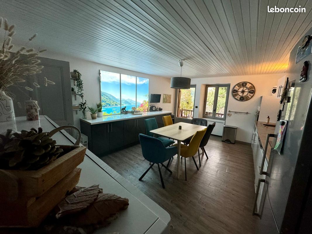 Appartement atypique 84m2 au calme dans le vieux St jorioz, avec 2 balcons et petit garage (image 1)