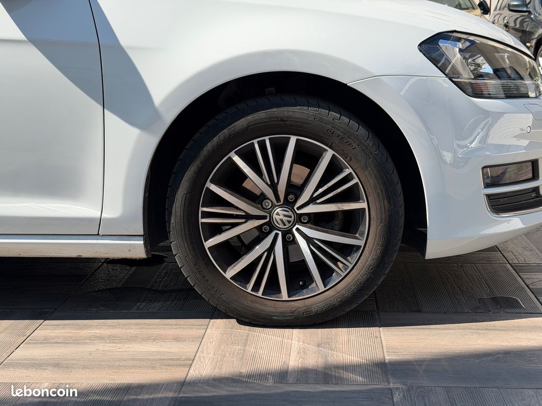VOLKSWAGEN Golf 1.2 110ch Allstar - CarPlay - Suivi complet - Faible kilométrage (image 26)