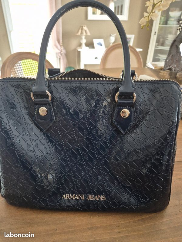 Leboncoin Sac A Main Noir Vernis Leboncoin Sac Armani Jeans Vernis Bleu  Marine Sac Portée Main