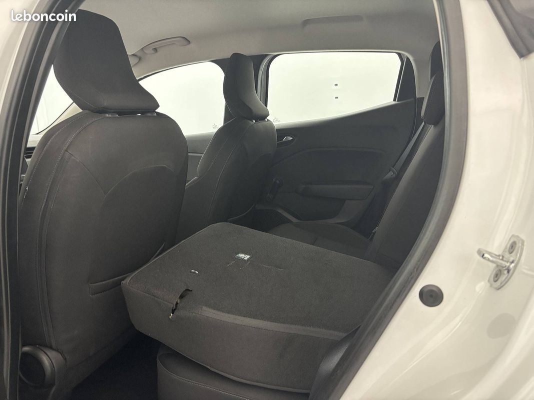 RENAULT Clio TCe 90 Equilibre (image 28)