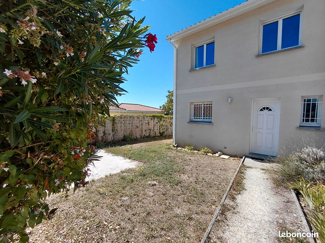 Maison 4 pièces 102 m² · à Prignac-et-Marcamps · 102 m² · 221 000 €