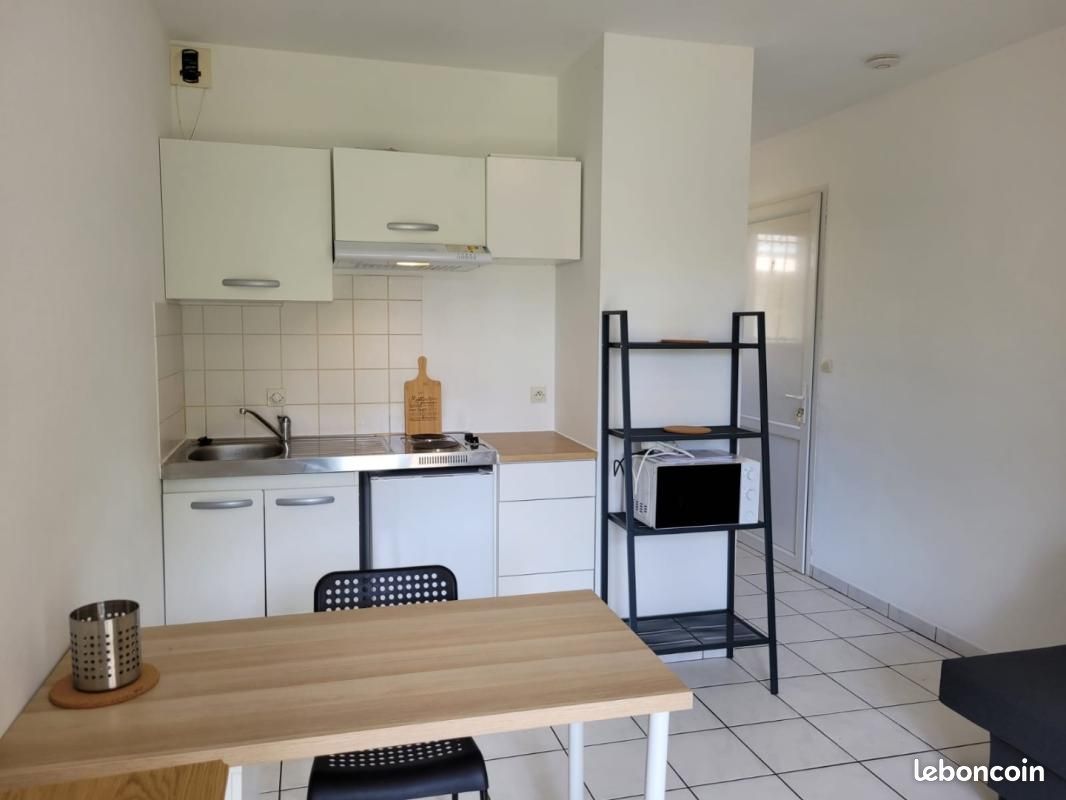 Appartement 1 pièce 18 m² · à Angoulême · 18 m² · 390 €