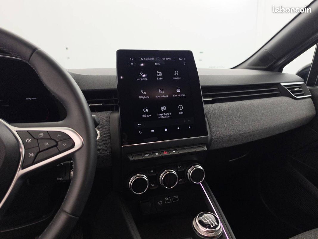RENAULT Clio TCe 90 Techno (image 12)