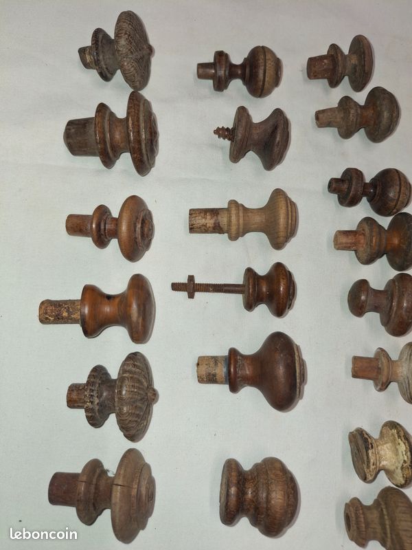 Lot De 20 Boutons Anciens En Métal Argenté - Diamètre 15 Mm - Neufs (origine France)