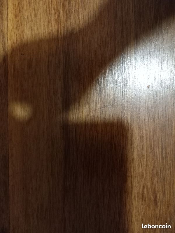 Table (image 3)