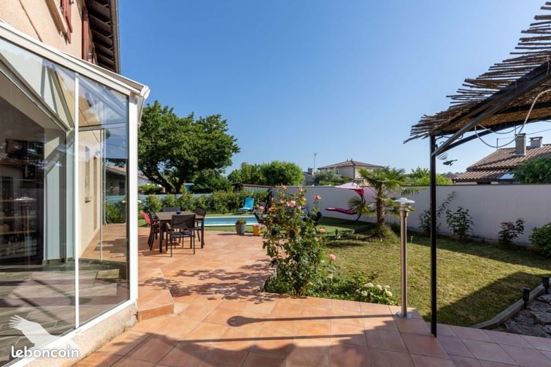 Maison 6 pièces 198 m² (image 1)