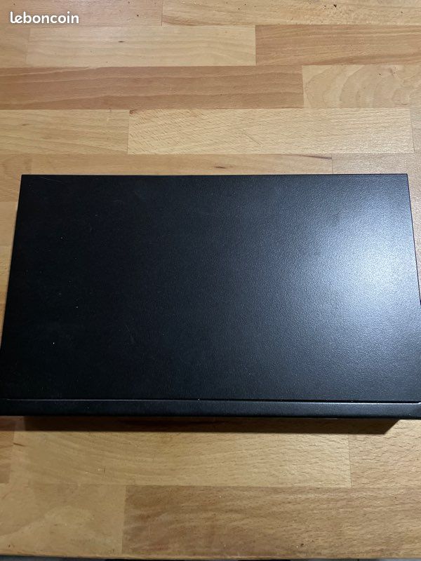 Switch ZyXEL GS1900-24E (image 2)